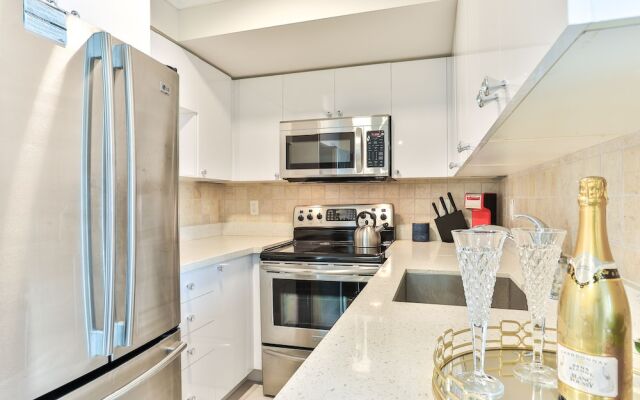 Lively Urban Condo in Old Toronto