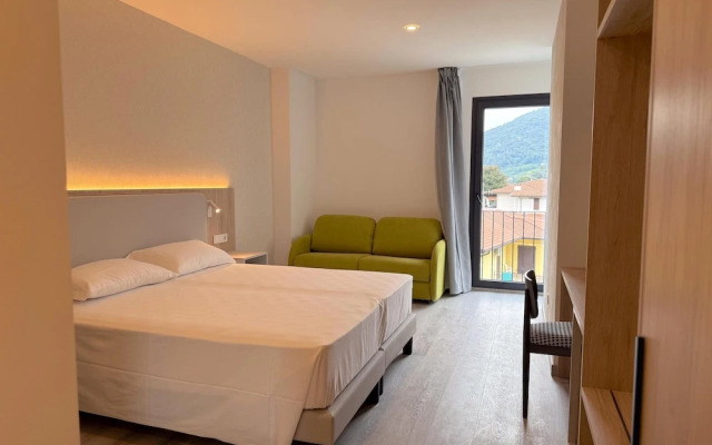 Lake and More Suite Hotel