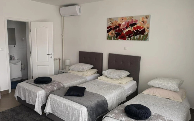 Marko Airport Rooms