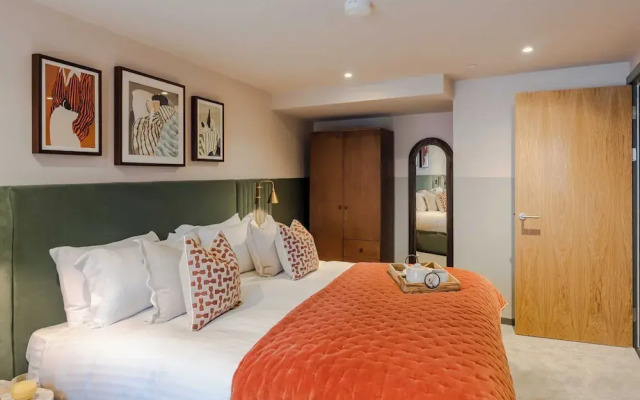 Waterside Living I Luxe Apartments