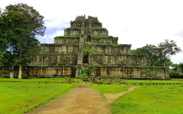 Sawasdee Angkor Villa