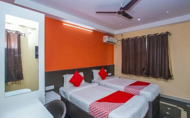 Chairmen's Hotel By OYO Rooms