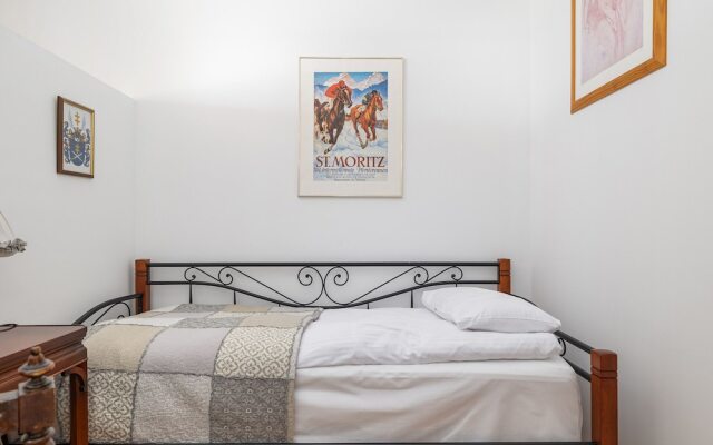 Apartment for 3 With Balcony by Renters