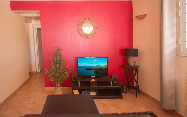 972A - Magnifique rez-de-chaussée avec piscine privative