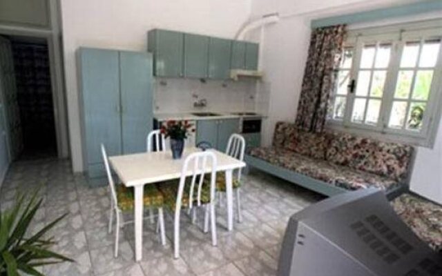 Evita Beach Apartments