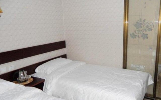 Traveller Fashion Hotel