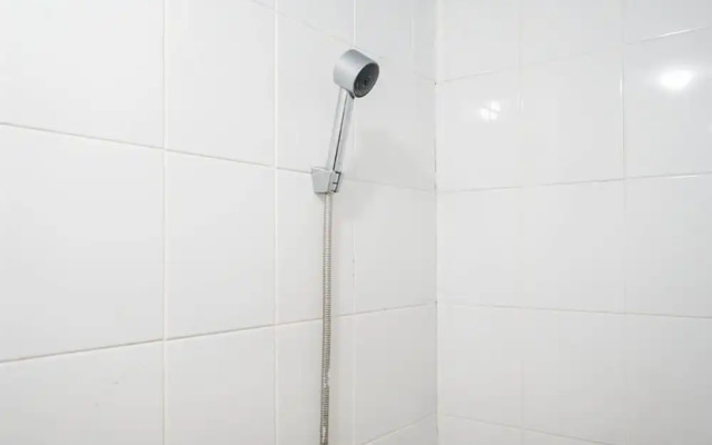 Comfortable 2BR Apartment at Green Pramuka near Mall