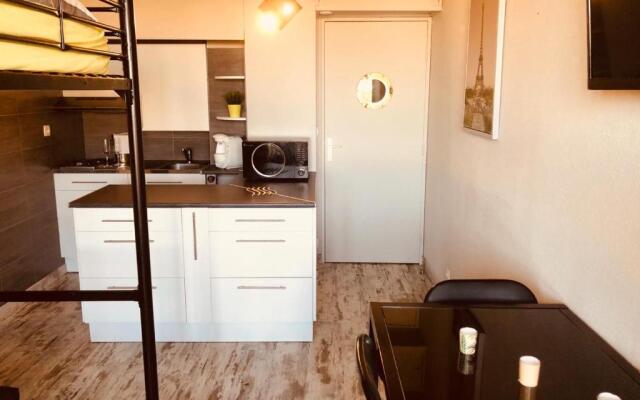 SEIGNOSSE PLAGES: Beau Studio équipé avec terrasse face aux dunes