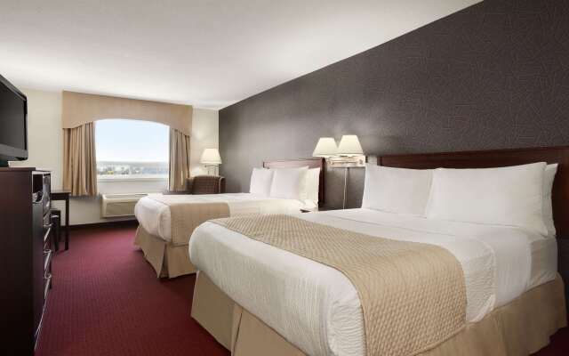 Days Inn & Suites by Wyndham Brandon
