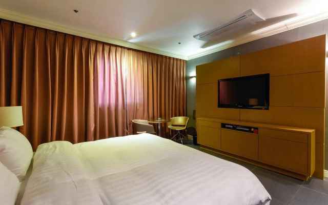 The California Hotel