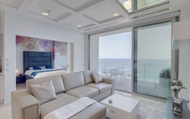 Luxury Apt Ocean Views in Tigne Point, With Pool