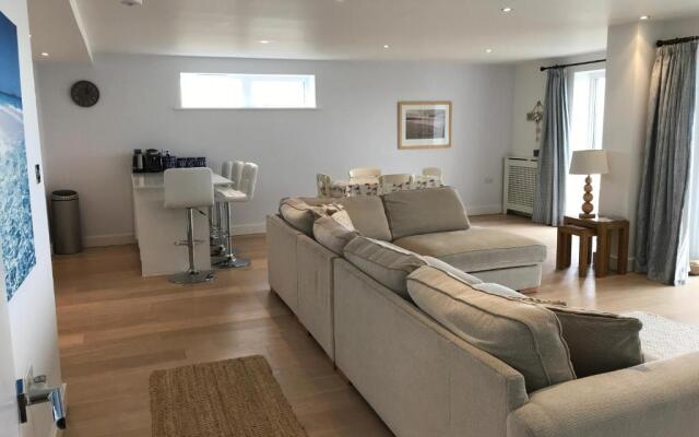 6 Ocean Gate apartment