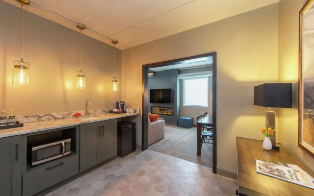 Hotel Saranac, Curio Collection by Hilton