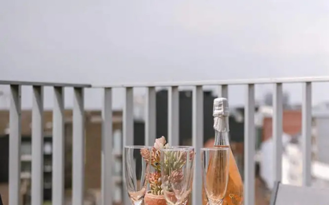 Huswell - Cozy Seaside Apartment With Terrace