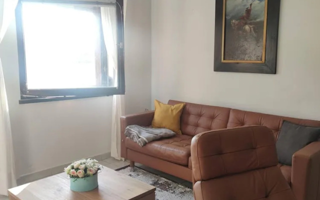 Romantic Lakeside Retreat - Nature, Sport, Near Bp