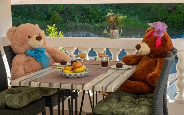 Suzy - 80m From the sea - A2 Četvorka