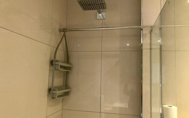 Urban Awe Apartment: iTowers 21st Floor