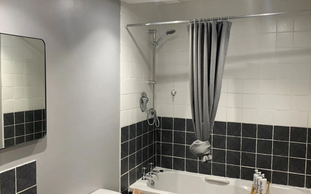 City Centre - 1 Bed - Sleeps 2 - Pet Friendly