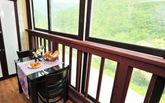 Yangyang Beopsusanjang Pension