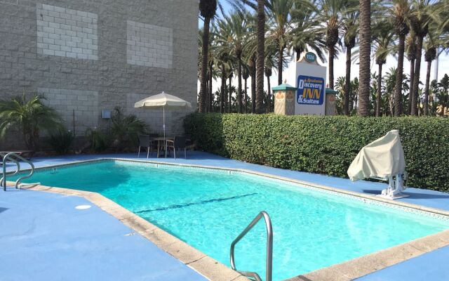 Econo Lodge At The Park