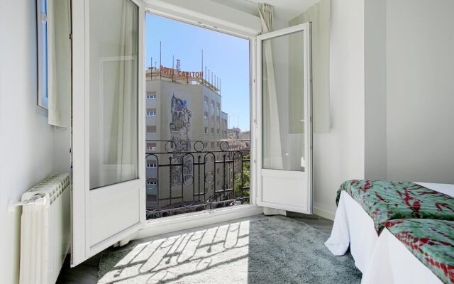 The Best Location. 8Pax. 3Bd And 2Bth. Reina Sofia Ii