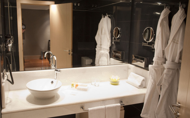 Nexus Valladolid Suites & Hotel