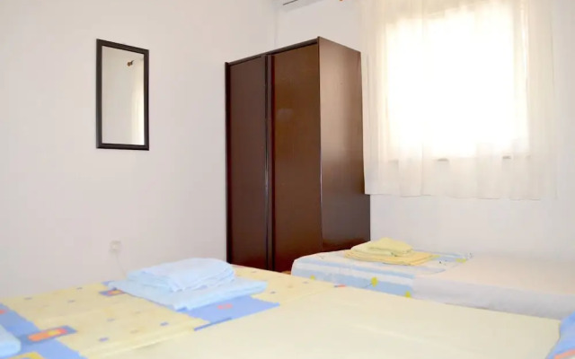 Nearby Beach, Apartment Leda In Center