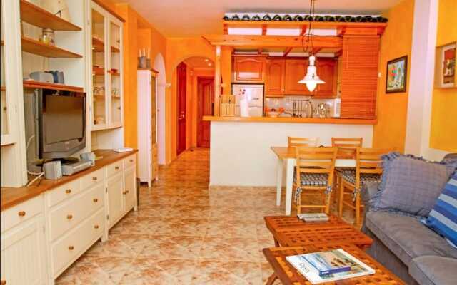 Apartment near the beach, with garden in Denia