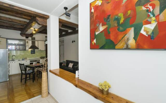 Spacious Apt. With Magnificent sea View & Balcony