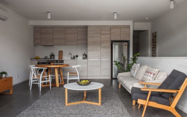 Roomerang at Lakeside Townhouse