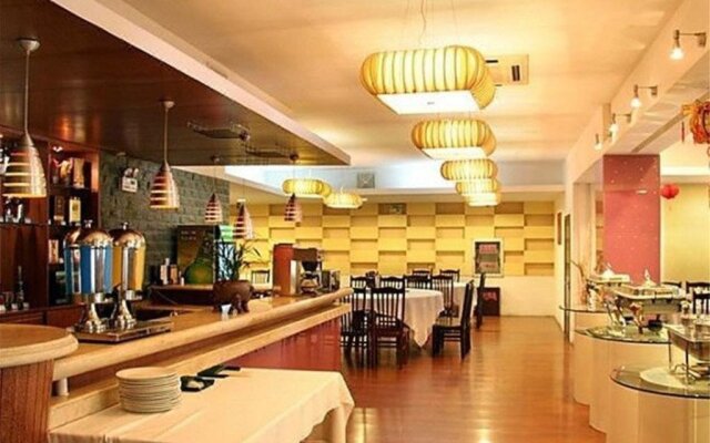 Golden Bridge Holiday Hotel