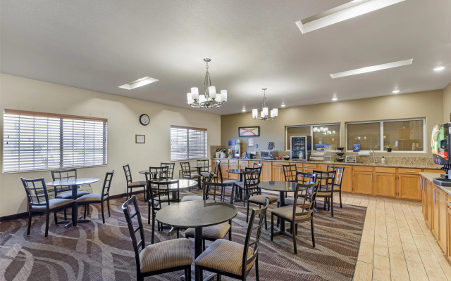 Best Western Firestone Inn & Suites