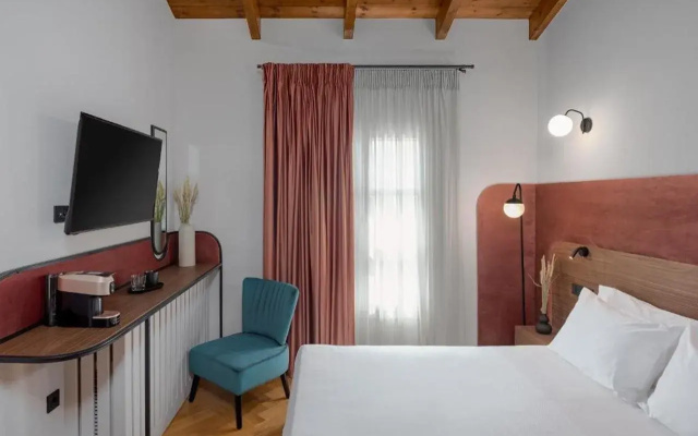 NAIADES the residence ioannina castle