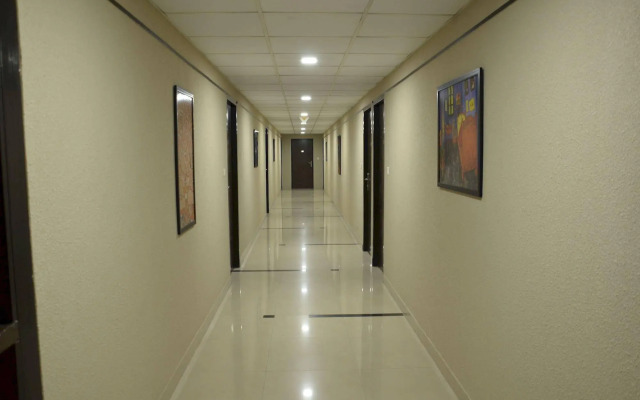 FabHotel Santhome Inn