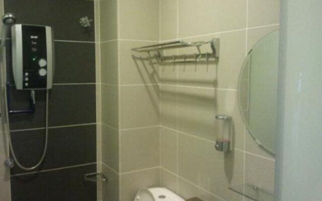 E-Hotel
