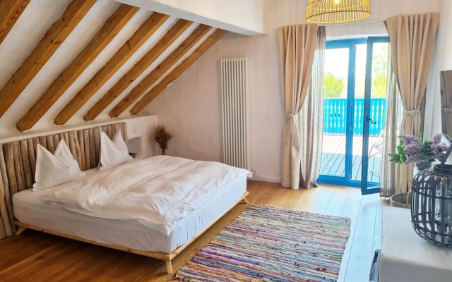 5 Chirpici - Small Traditional Resort