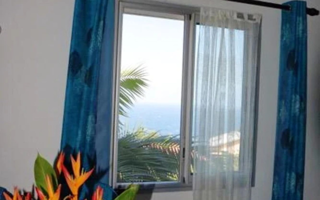 Studio In Petite Ile With Wonderful Sea View Furnished Garden And Wifi 4 Km From The Beach - фото 3