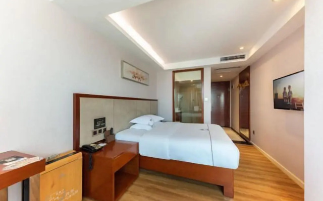 The King Lycra Hotel
