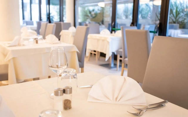 Ferretti Beach Hotel