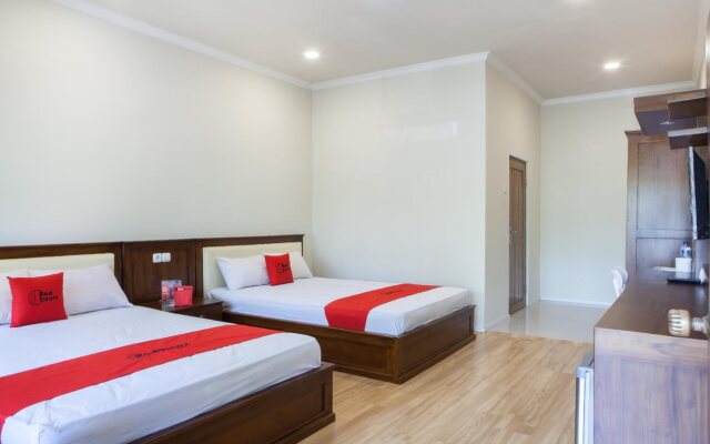 RedDoorz Plus near Mall Roxy Banyuwangi