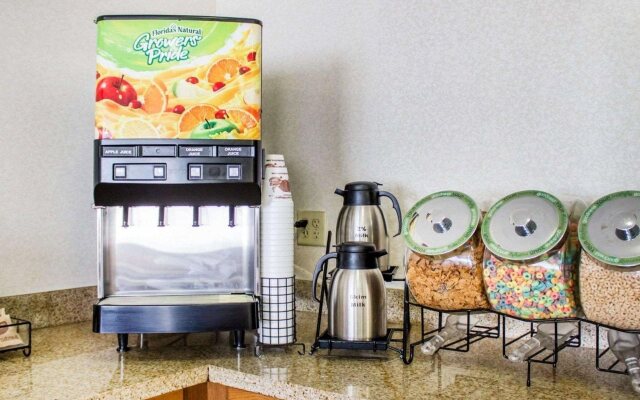 Quality Inn & Suites Green Bay - Ashwaubenon