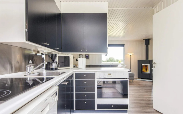 6 Person Holiday Home in Kolind-by Traum