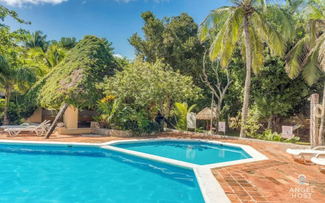 Deluxe Suites at Villas Tropical