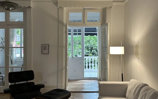 Shanghai Hills& Art Suite 16