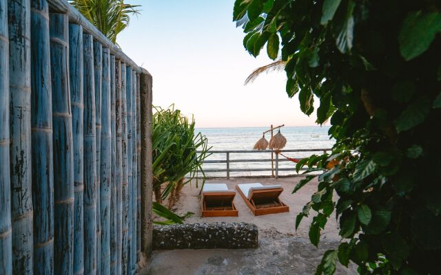 Coral Rocks Hotel & Restaurant