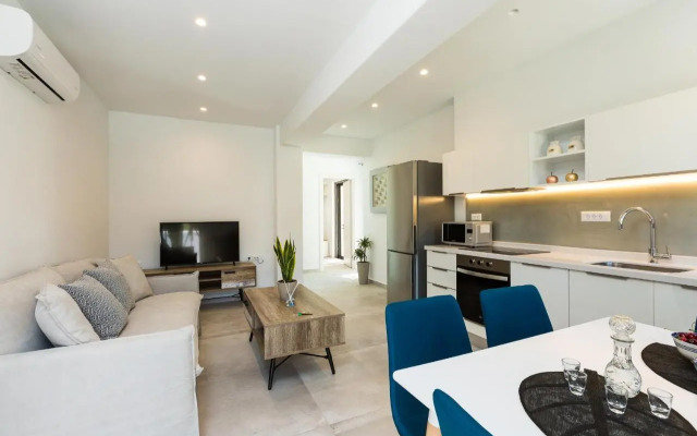 Naiades Apartment- Minthi/ 1 bedroom, beachfront