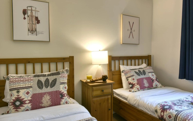 Stunning Condo - View on Lake Tremblant & Mountain