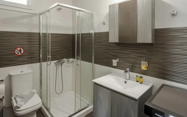 Fresh 1 Bd Apt with Patio in Heraklion