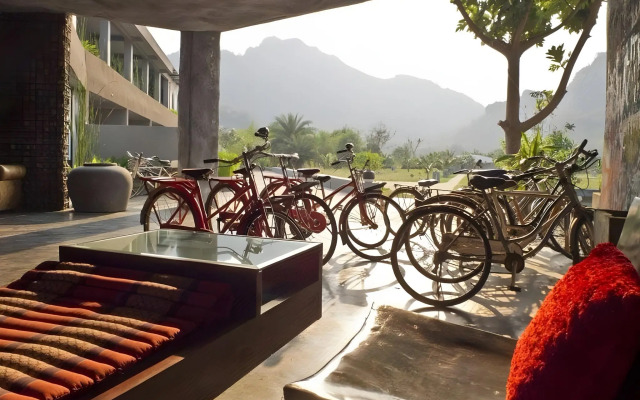 Avartarn Miracles Hotel