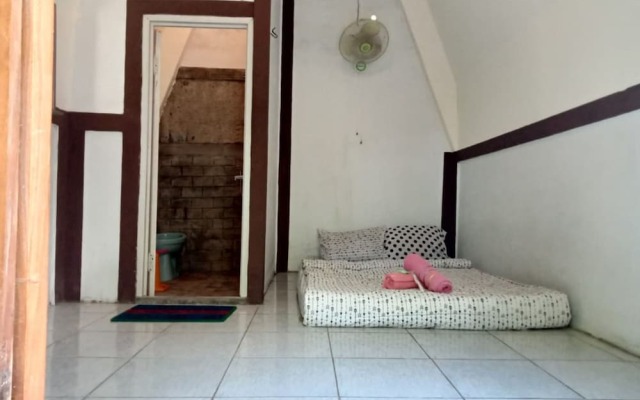 Pantai Suwuk River View Bungalow